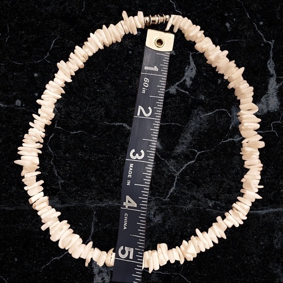 Vintage 90βs y2k puka shell necklace/ choker - Picture 5 of 7